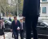 VIDEO Președintele României, protagonistul unui nou moment penibil. Nicușor Dan, umilit la Iași de zeci de suveraniști: ”Rușine! Trădătorule! Mergi în Ucraina!”