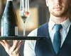 Un anunț de angajare postat în mediul online i-a revoltat pe tinerii aflați în căutarea unui job. Care este salariul pentru un ospătar în Cluj-Napoca