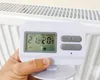 Cât de mult poţi reduce factura dacă opreşti căldura noaptea. Sfaturile unui expert în energie