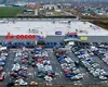 La Cocoș a dat lovitura la Arad. 15.000 de români au trecut pragul hipermarketului la deschiderea noului magazin VIDEO