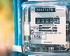 Facturile la electricitate, care s-au dublat după eliminarea plafonării, urmează să crească din nou. La gaze, estimările pentru această iarnă ajung la 1.000 lei/lună