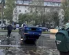 O femeie de 66 de ani s-a răsturnat cu mașina în București după ce a lovit un stâlp de iluminat public