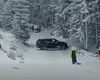 Primul „cocalar” de pârtie a devenit viral în Ajunul Anului Nou. Un turist a ajuns cu SUV-ul pe pârtie de Revelion, imagini colosale cu drifturile involuntare VIDEO