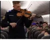 Moment emoționant în timpul unui zbor Tarom, după ce un jandarm cântă ”Deșteaptă-te române”. Cine e tânărul care a impresionat o țară întreagă