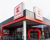 Kaufland deschide primul drive-thru, ca la fast-food, în Germania. Ce pot cumpăra clienții