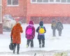 Școlile rămân închise, vacanță prelungită pentru elevi. Unde nu se fac ore joi, 15 ianuarie 2026