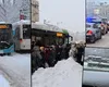 Zăpada blochează Capitala! Circulația transportului public, afectată din cauza ninsorii abundente. Autobuze și tramvaie blocate în trafic