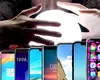 Înșelăciune de domeniul științifico-fantastic la Buzău. O tânără a rămas fără două telefoane după ce a apelat la un ritual de dezlegare a vrăjilor prin arderea bateriilor