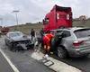 Accident grav în Suceava. 4 răniți, o victimă descarcerată de pompieri. Traficul este complet blocat