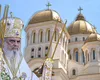 Patriarhul Daniel, șeful Bisericii Ortodoxe Române, le cere bani credincioșilor pentru finalizarea picturilor Catedralei Naționale. S-au cheltuit deja aproximativ 270 de milione de euro pentru construcția gigantomană