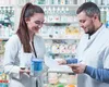 Câți bani câștigă farmacistele de la Help Net, Dona și Sensiblu. Cum arată salariile în 2026