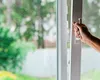 Cum să știi dacă geamurile termopan sunt setate pe „modul iarnă” sau „modul vară” și cum să le reglezi