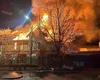 Incendiu de proporții la ”casa lui Moș Crăciun” de la Huși. Au ars abatorul unei fabrici de carne, locuința patronilor, dar și un restaurnat
