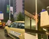Primăria Capitalei a dat jos reclamele ilegale de pe stâlpii de iluminat public