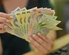Salariul minim brut se majorează de la 1 iulie 2026. Guvernul a aprobat deja măsura, câți bani vor lua românii în mână