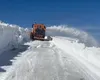 Aprilie vine cu ninsori! Drumarii deszăpezesc la foc automat. Unde a lovit iarna și ce trebuie să știe șoferii