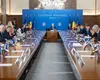 Premierul Bolojan le-a mulţumit miniştrilor PSD care nu au fost prezenţi la şedinţa de Guvern. Dogioiu: Șeful Executivului a cerut ca în ministere să fie păstraţi oameni din funcţii exclusiv pe criterul competenței exclusiv, nu pe criteriul politic