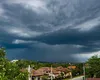 Vreme instabilă la final de mai, vin furtuni violente după zilele toride. În ce zone se anun-ţă rupere de nori