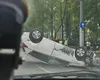 Accident grav lângă Palatul Cotroceni! O mașină s-a răsturnat, iar o șoferiță a ajuns la spital