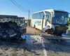 Accident grav în Mehedinți: Autocar cu mineri, izbit în plin de un Audi aflat pe contrasens. Șoferul a adormit la volan