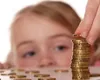 Veste bună pentru părinți! Când intră alocațiile și indemnizația de creștere a copilului în luna mai