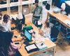 Compania care măreşte salariul angajaţilor cu 10% la fiecare an de vechime. „Oamenii devin mai valoroși cu cât rămân mai mult”