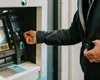 Statul ia banii românilor de pe card în mai 2026. Guvernul pune preț pe economiile românilor printr-o nouă emisiune de titluri de stat TEZAUR