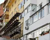 Anchetă la București după moartea unei fete de 16 ani care a căzut de pe un bloc cu 10 etaje aflat în reabilitare termică