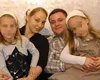 Trauma familiei românești Samson, a căror fetițe de 10 și 11 ani au fost luate de autoritățile suedeze sub pretextul că au fost abuzate. Mărturia șocantă a tatălui copilelor: „A încercat să se spânzure, a luat un pumn de pastile, s-a înjunghiat în zona inimii”