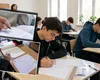 Evaluare Națională 2026. Subiectele la matematică i-au făcut pe elevi să plângă: „Vă rog eu să nu mai vorbim despre examen. Cu cât vorbim mai mult, cu atât îmi scade nota!”/”A fost minunat, nu am știut absolut nimic. Sper că iau 4,5″