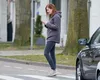 Cod rutier 2026. Țara în care plătești 100 de euro amendă dacă stai cu ochii în telefon atunci când traversezi strada