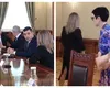 Moment neobișnuit la Palatul Cotroceni, în timpul consultărilor. Delegația AUR, ridicată de la masă de Delia Dinu. Ce s-a întâmplat înainte de venirea președintelui, imagini virale
