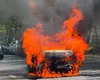 Un autoturism Dacia Logan a luat foc în urma unui accident în Sectorul 3 al Capitalei. O mamă împreună cu cele două fetițe ale sale erau în mașină