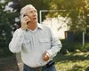 Atenție cu cine vorbești la telefon! Un pensionar a rămas fără 390.000 de dolari după o escrocherie aproape incredibilă