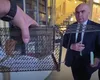 Ilie Bolojan, alergat pe stradă cu o cușcă de șobolani de către activistul Marian Ceaușescu: „Când ne va merge bine?”