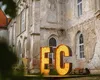 Electric Castle 2026. Cât costă un burger, o porție de cartofi prăjiți sau un pahar cu berLa capitolul băuturi, un pahar de bere costă între 26 și 28 de lei la barurile festivalului. Dacă preferi un cocktail, prețul acestuia este de 41 de lei, în timp ce un suc răcoritor poate fi achiziționat cu 16 lei. la Bonțida