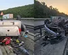 Accident mortal pe Autostrada A1, sâmbătă dimineață. O fetiță de 5 ani a murit, iar alți doi membri ai familiei sunt răniți după ce autoturismul în care se aflau s-a răsturnat FOTO