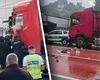 O mașină de poliție a fost lovită de un camion în Bușteni. Șoferul recalcitrant s-a baricadat în cabină și a amenințat că își va provoca rău