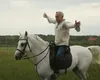 Călin Georgescu continuă turul târgurilor regizate, duminică, la Călugăreni. Suveranistul vrea organizarea lor sâmbăta, fiindcă duminica este „pentru Dumnezeu și pentru familie”
