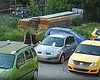 Doi adolescenți au făcut prăpăd în curtea în care sunt depozitate mașinile ridicate pentru parcare neregulamentară în Sectorul 4 al Capitalei