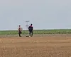 Primele imagini cu drona doborâtă în județul Buzău. Aparatul a fost neutralizat de un F-16 și s-a prăbușit lângă Padina VIDEO