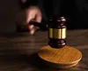 Până la 10 ani de închisoare pentru rele tratamente aplicate minorilor. Ce prevede noua lege