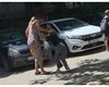 Scene șocante la Constanța. Mamă filmată în timp ce își bătea fiica de 8 ani pe stradă: ”Nu mai pot, mă disperă”. Femeia riscă să ajungă după gratii