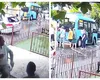 Microbuz împins de călători în mijlocul drumului. Imagini virale surprinse la Galați
