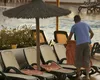Prosoapele lăsate de turiști pe șezlonguri pentru a prinde loc bun la plajă l-au scos din minți pe un britanic. Gestul de răzbunare care a devenit viral