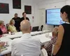 Seniorii se împrietenesc cu tehnologia  prin Programul Hi Digital. Fundaţia Vodafone sprijină adaptarea la noile tehnologii