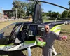Cătălin Botezatu a aterizat cu elicopterul la un eveniment ţinut la Bacău. „Să nu vin eu să o văd pe iubita mea, Lore?”