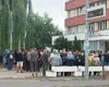 Grevă spontană la Carfil Brașov. Aproximativ 300 de angajați au oprit lucrul și s-au adunat în curtea fabricii nemulțumiți de întârzierea plății salariilor