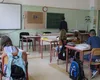 Amenzi de până la 1.000 de euro pentru românii din Italia care încalcă noile prevederi ale legii învățământului