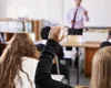 Burse tehnologice în 2026-2027. Proiect de modificare a legii educației: bani pentru elevii de clasa a IX-a din liceele tehnologice duale